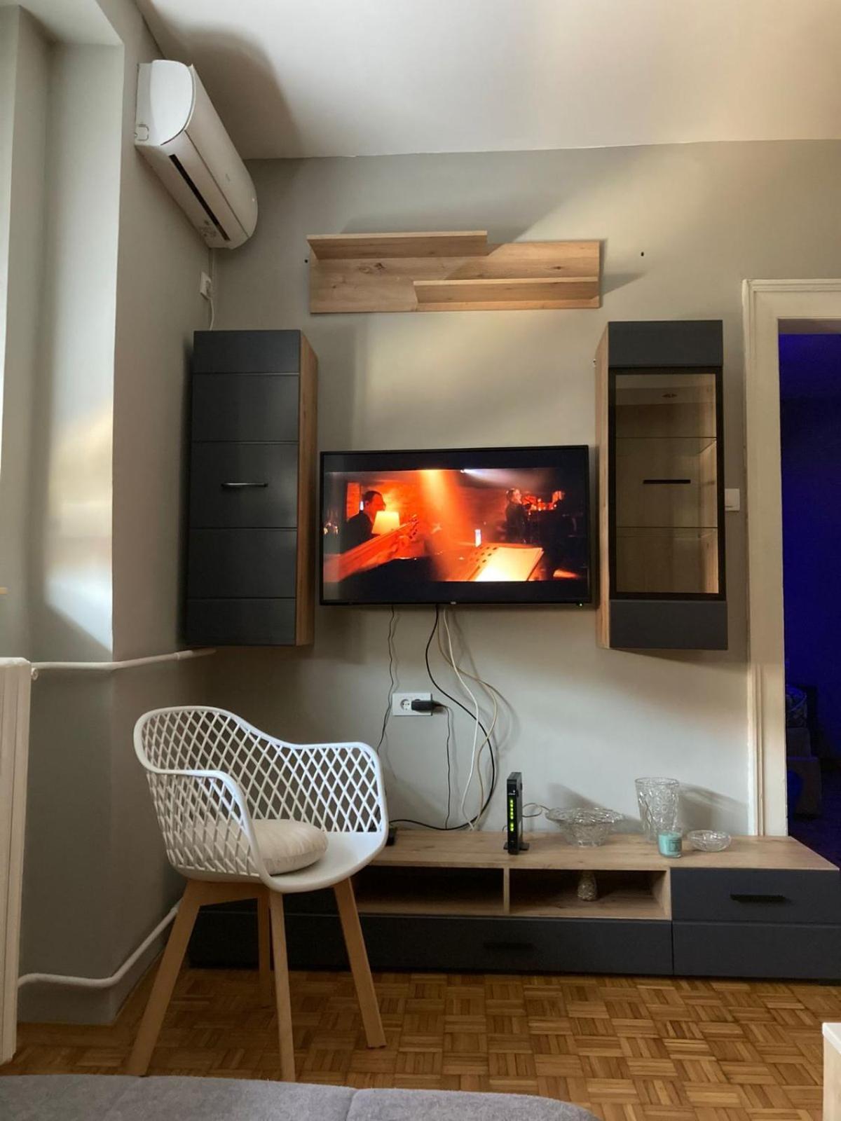 Apartment Dunja Center Welcome โนวีซาด ภายนอก รูปภาพ